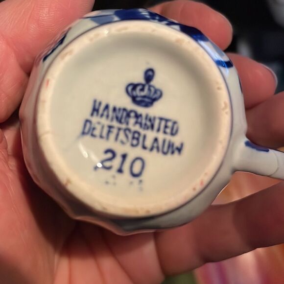 Rare Vintage Teacup Saucer Delft Blue Hand Painted Blue and White Flowers - Picture 2 of 3